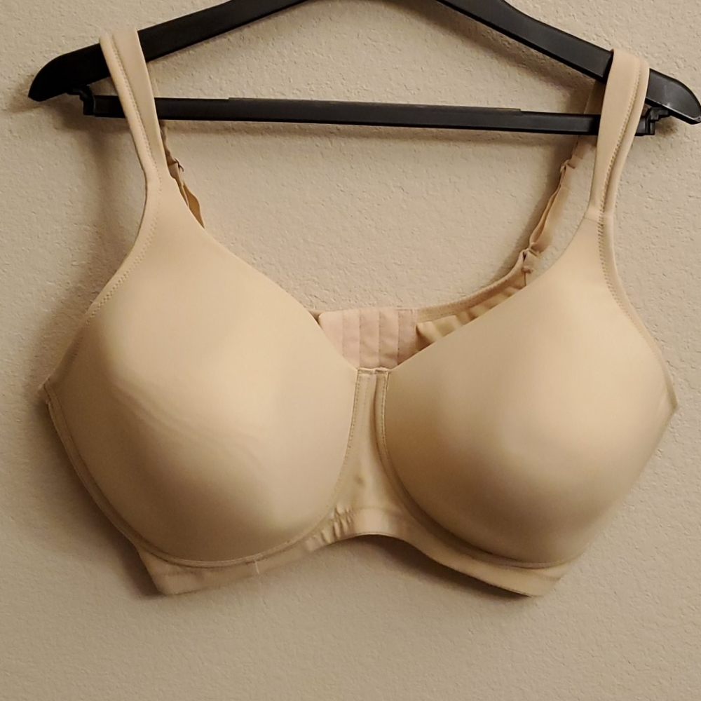 NWOT Nude 40G bra